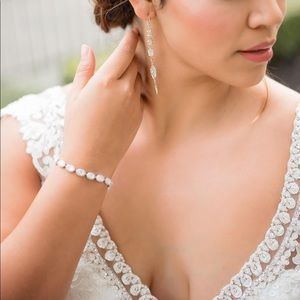 Kendra Scott Bridal Bracelet with Gold Metal